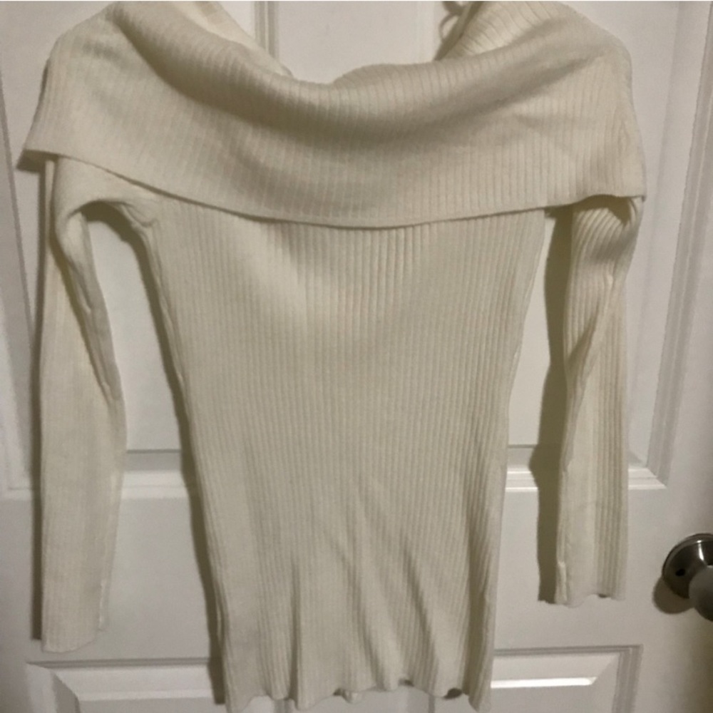 Jennifer Lopez NWOT Boat Neck Sweater